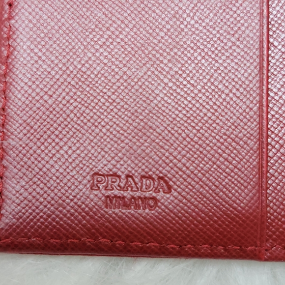 100% Authentic PRADA nylon billfold wallet - Picture 3 of 14